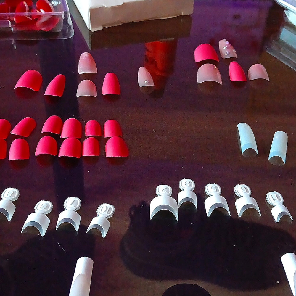 Miscellaneous fake nails